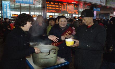 南湖客运站——热腾腾的水饺温暖旅客心