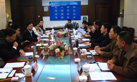 市规划局长邹若力深入集团现场办公时表示