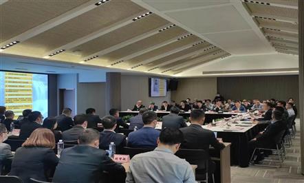 深埋法治之根，遍地廉洁之花——富临集团举办公民法律素质与员工职业操守廉洁文化讲座