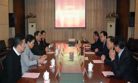 李亿中总经理会见五洲龙汽车公司客人