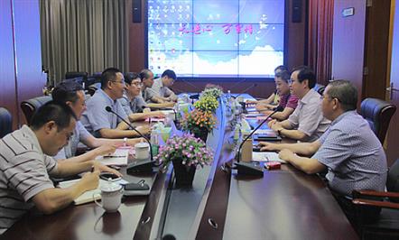 成都市青羊区区长李燎到富临集团所属成都长运考察调研