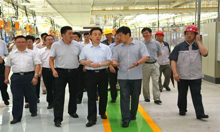 魏宏省长视察富临集团川汽绵阳新能源汽车基地